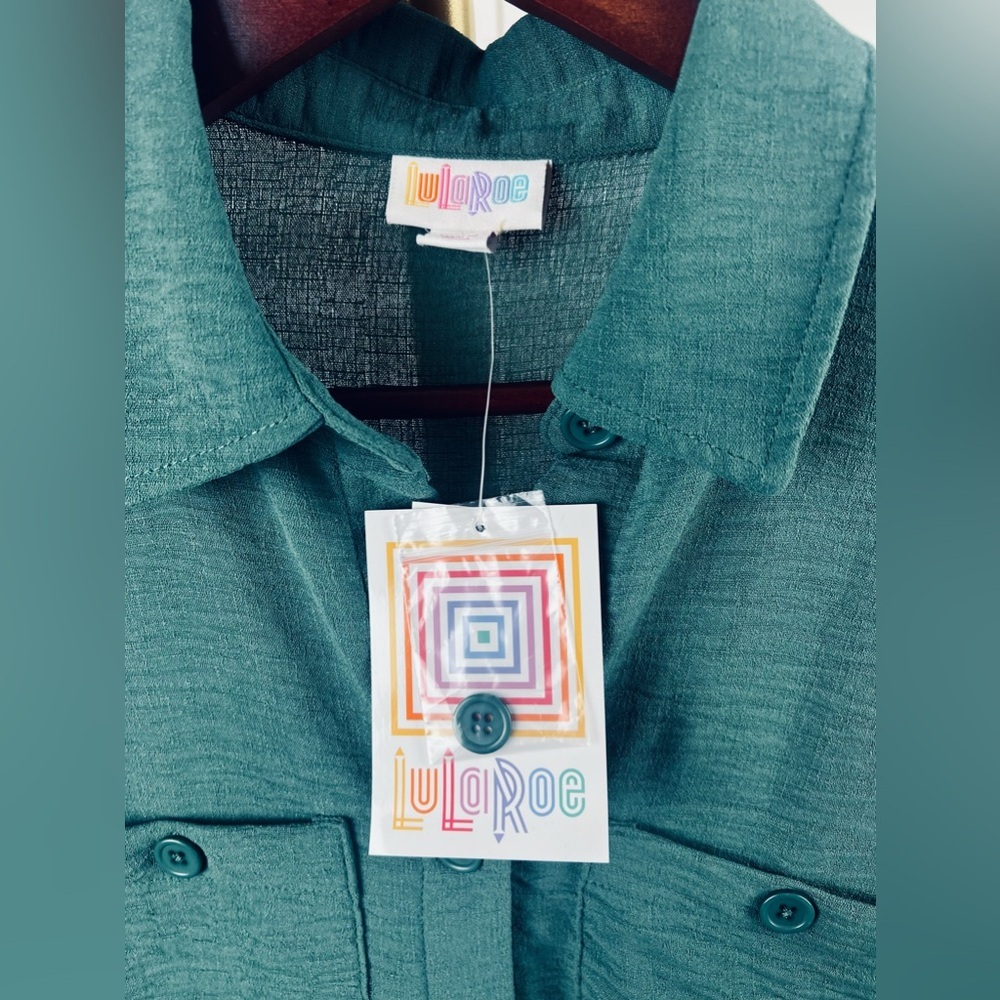 NWT~ LulaRoe Seersucker High/Low Blouse Sz. Med - Picture 5 of 6